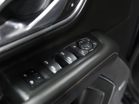 Used 2023 GMC Yukon XL AT4 image 20