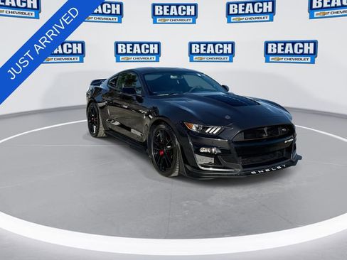 Used 2022 Ford Mustang Shelby GT500 w/ Technology Package image 2