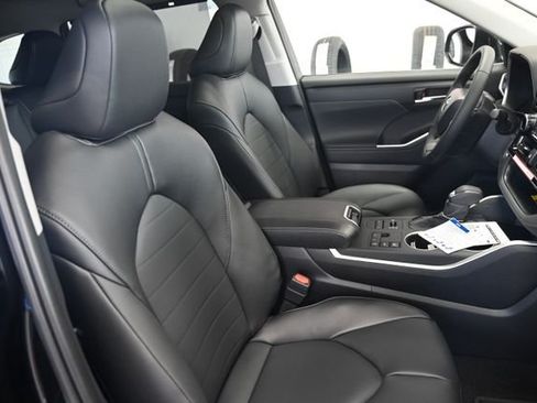 New 2026 Toyota Highlander XLE AWD/4WD image 10