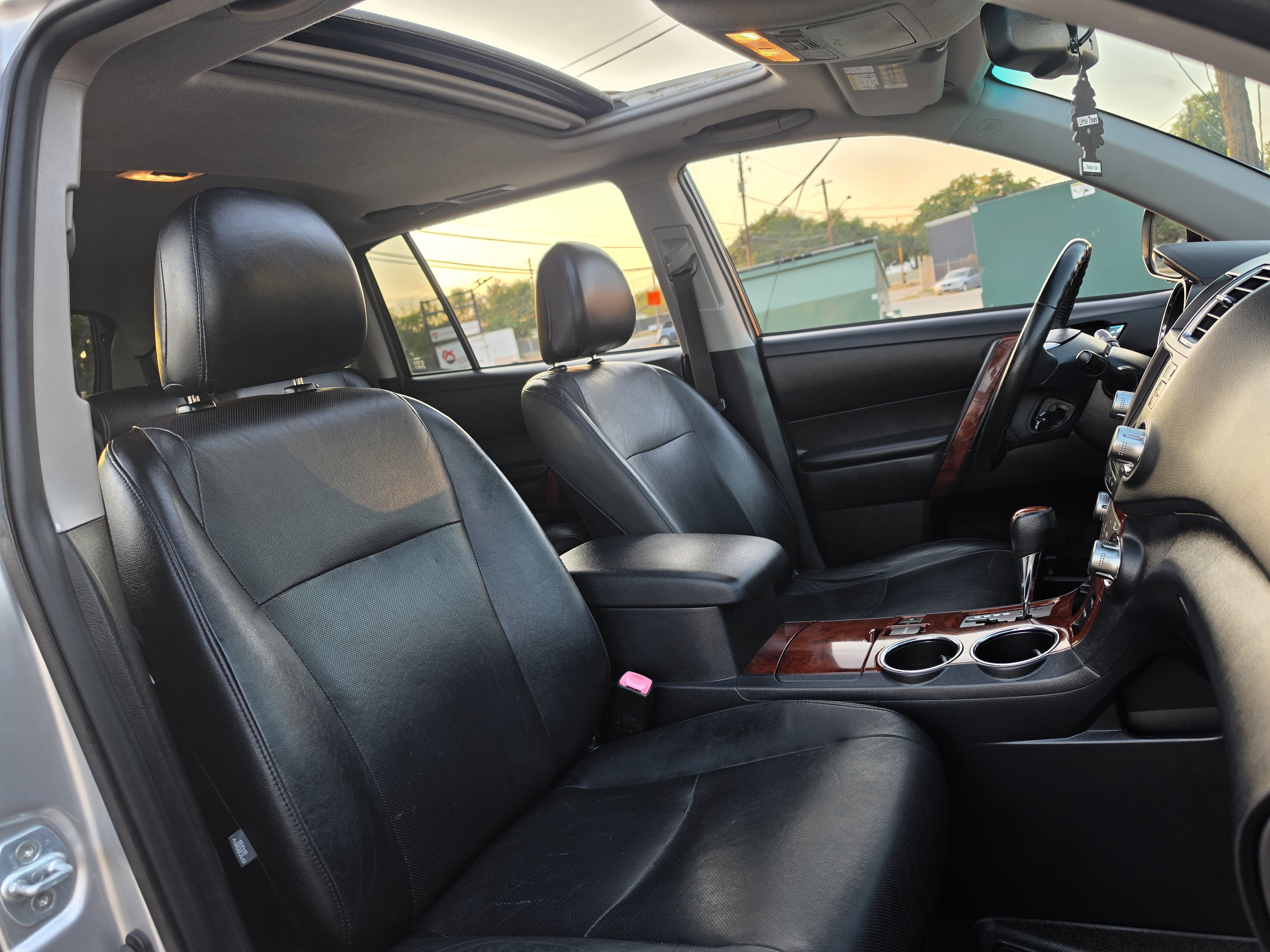 Used 2012 Toyota Highlander Limited AWD/4WD image 18
