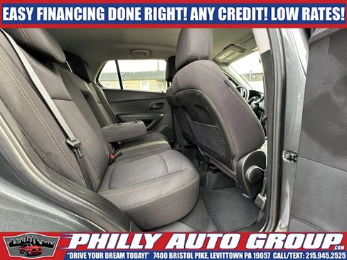 Used 2020 Chevrolet Trax LT AWD/4WD image 16