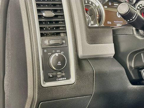 Used 2017 RAM 2500 SLT w/ Luxury Group AWD/4WD image 12