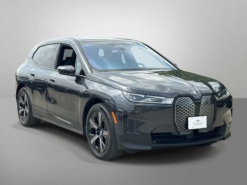 Used 2024 BMW iX xDrive50 AWD/4WD image 25