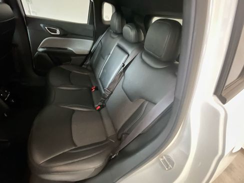 Used 2024 Jeep Compass Latitude AWD/4WD image 21