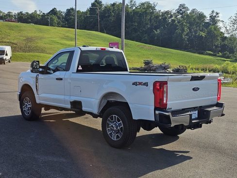 New 2025 Ford F350 XLT image 3
