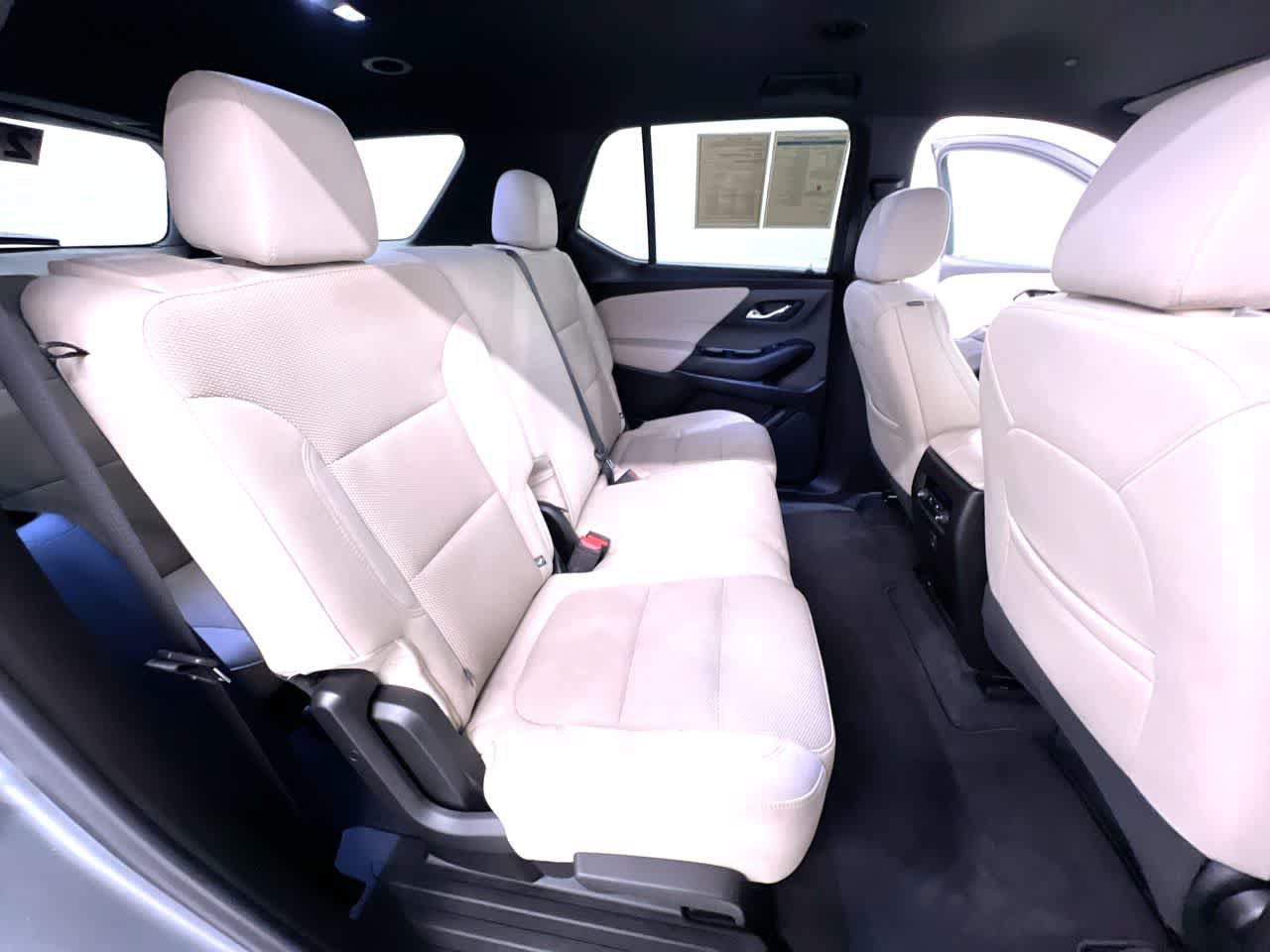 Used 2023 Chevrolet Traverse LS FWD image 37