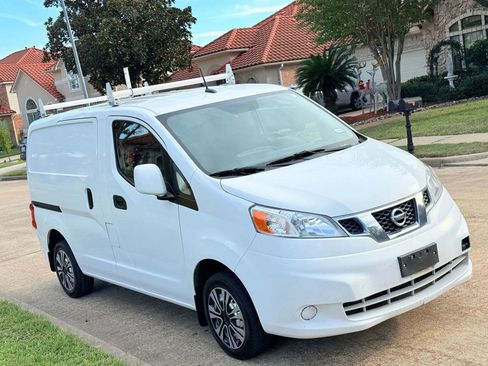 Used 2020 Nissan NV200 SV image 2
