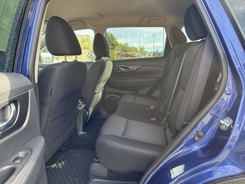 Used 2020 Nissan Rogue SV image 14