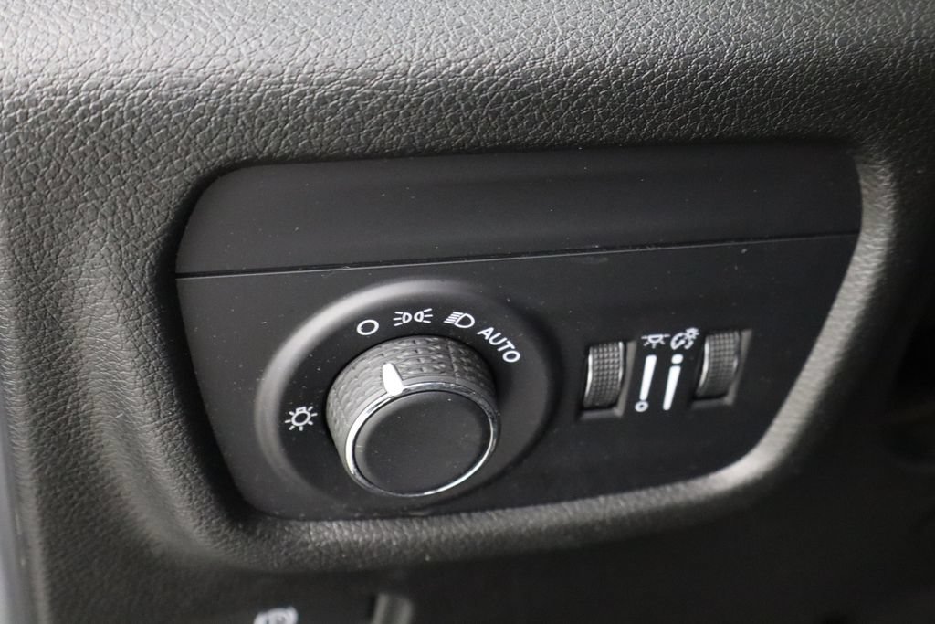 Used 2023 Jeep Grand Cherokee L Laredo AWD/4WD image 23