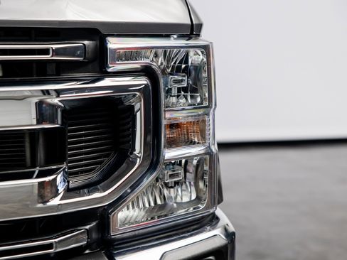 Used 2021 Ford F250 XLT w/ XLT Value Package image 5