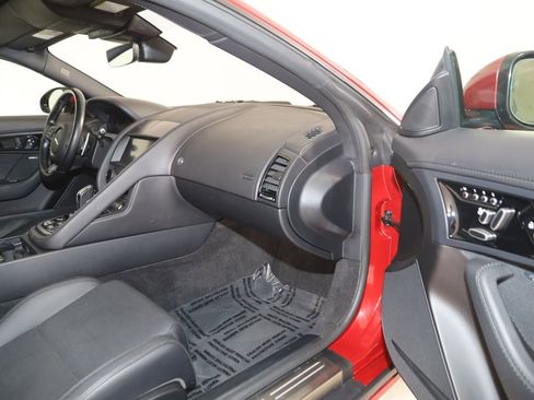 Used 2021 Jaguar F-TYPE Coupe RWD image 57
