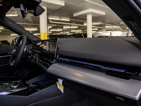 Certified 2026 BMW 530i w/ M Sport Package image 34