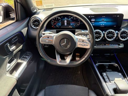 Used 2023 Mercedes-Benz GLB 250 4MATIC image 8