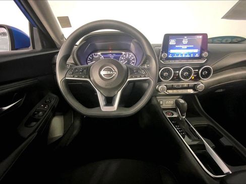 Used 2025 Nissan Sentra SV FWD image 5