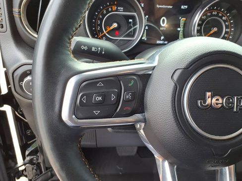 Used 2023 Jeep Gladiator Overland AWD/4WD image 15