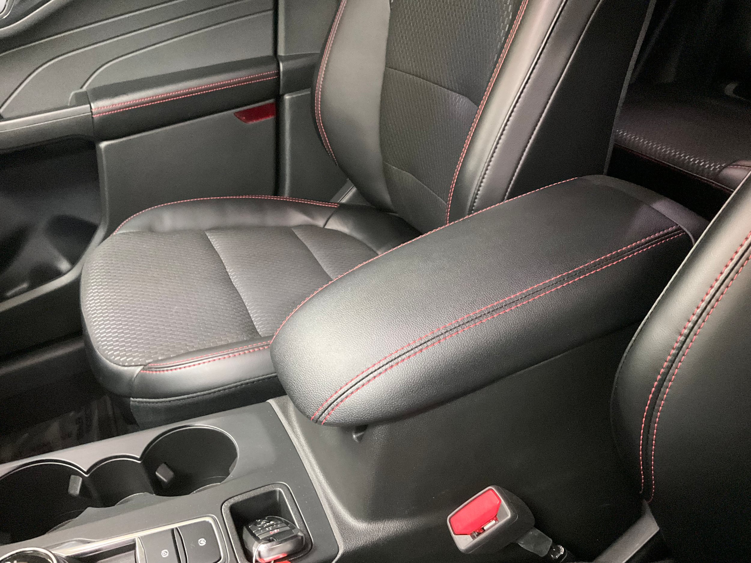 Used 2024 Ford Escape ST-Line w/ Tech Pack #1 AWD/4WD image 19