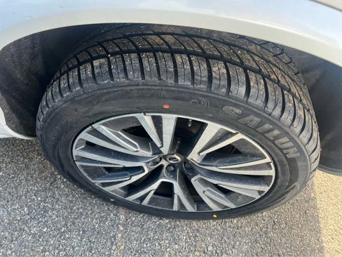 Used 2022 Volvo XC90 T8 R-Design Expression image 13