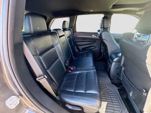 Used 2018 Jeep Grand Cherokee Limited image 25