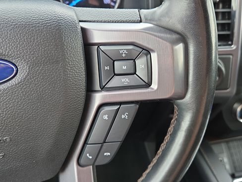 Used 2019 Ford Expedition Platinum RWD image 15