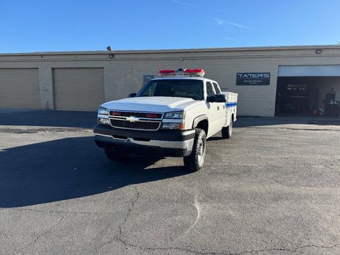 Used 2005 Chevrolet Silverado 2500 4x4 Crew Cab image 2
