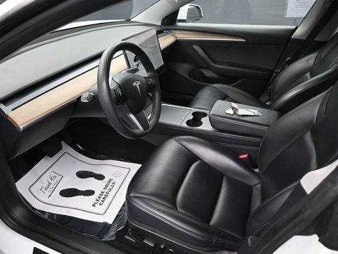 Used 2021 Tesla Model 3 Standard Range Plus image 23