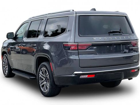 Used 2024 Jeep Wagoneer Series II w/ Flexible Seating Group RWD image 11
