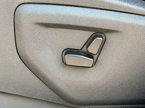 Used 2010 Jeep Grand Cherokee Limited w/ Mopar Chrome Edition Group AWD/4WD image 9