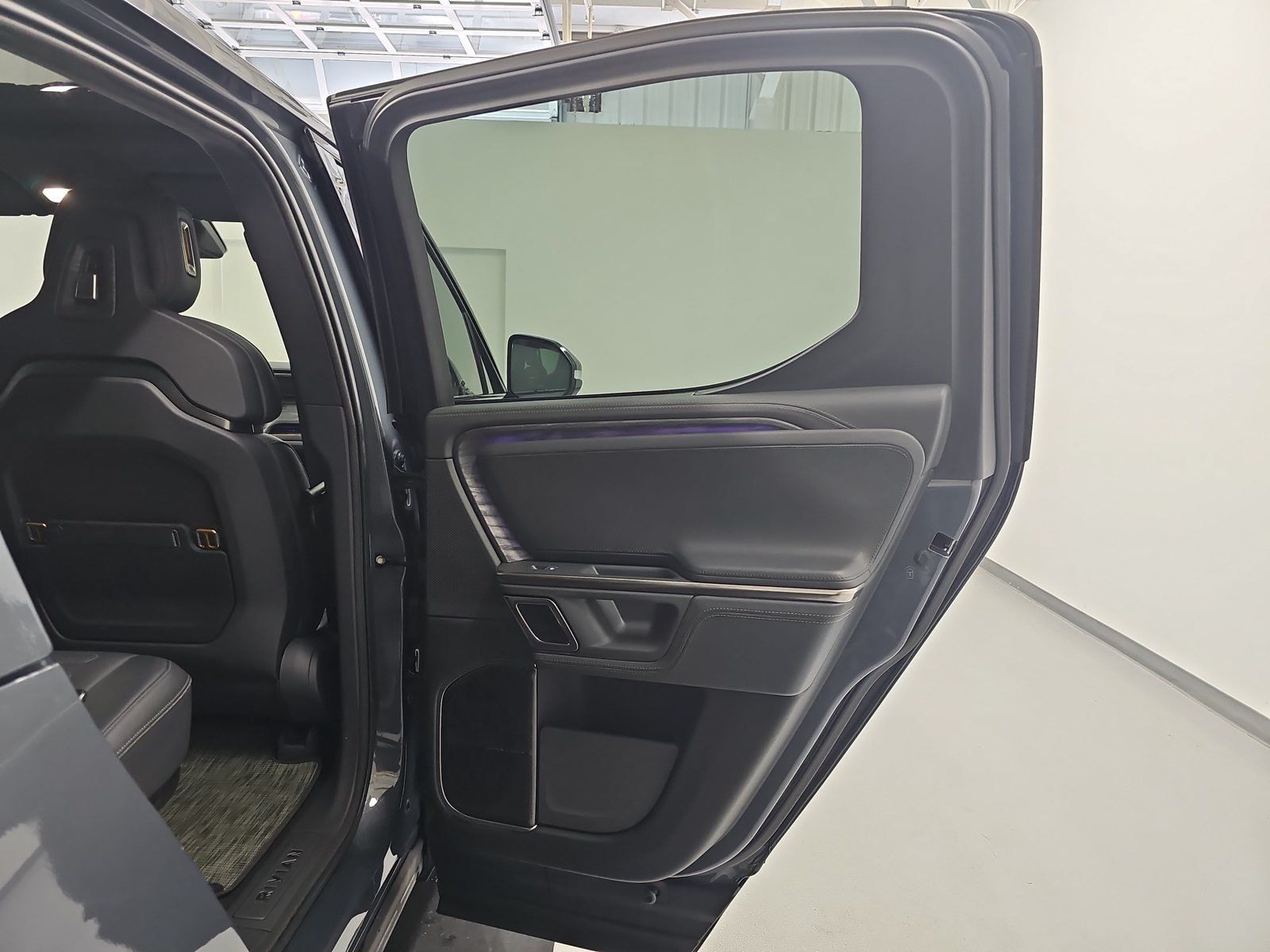 Used 2022 Rivian R1T Launch Edition AWD/4WD image 19