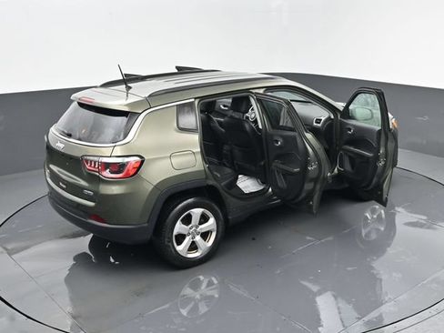 Used 2018 Jeep Compass Latitude AWD/4WD image 23