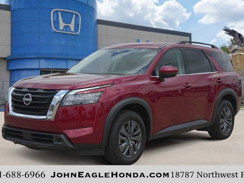Used 2025 Nissan Pathfinder SV FWD image 1