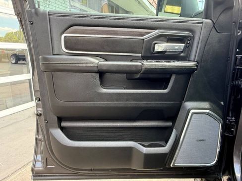 Used 2025 RAM 2500 Laramie AWD/4WD image 44