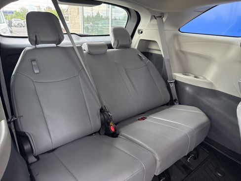 Used 2023 Toyota Sienna XLE image 13