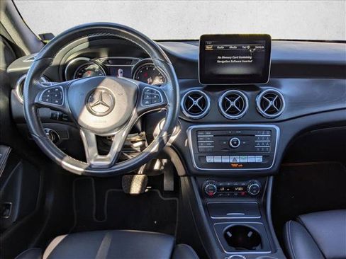 Used 2018 Mercedes-Benz GLA 250 image 17