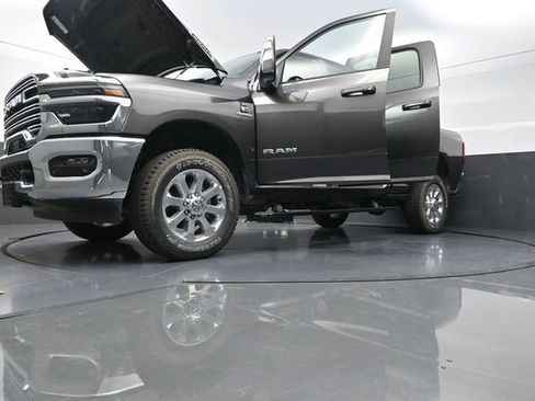New 2026 RAM 2500 Laramie AWD/4WD image 32