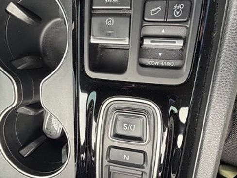 Used 2025 Honda Pilot Sport image 40