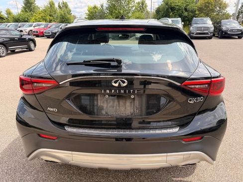 Used 2018 INFINITI QX30 Premium w/ Cargo Package AWD/4WD image 5