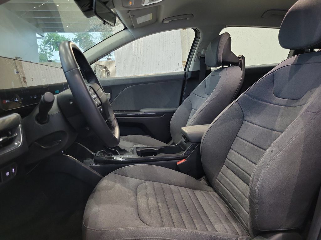 Certified 2025 Kia K4 EX FWD image 2