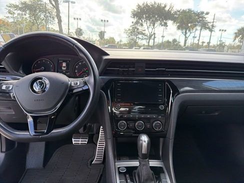 Used 2021 Volkswagen Passat 2.0T R-Line image 9