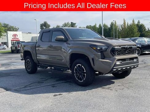 Used 2026 Toyota Tacoma TRD Sport AWD/4WD image 7