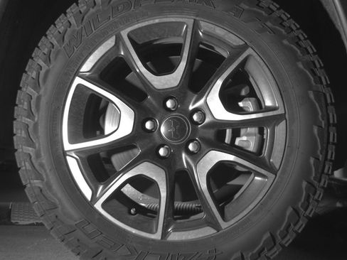 Used 2025 Jeep Compass Trailhawk image 13