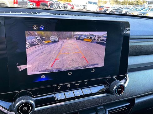 Used 2025 Chevrolet Colorado W/T w/ Advanced Trailering Package image 10