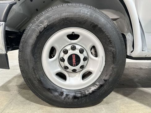 Used 2024 GMC Savana 2500 w/ Driver Convenience Package image 26