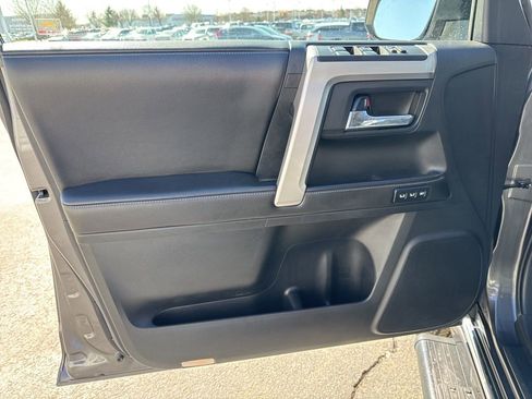 Used 2015 Toyota 4Runner Limited image 32