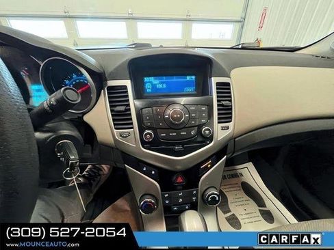 Used 2014 Chevrolet Cruze LS image 17