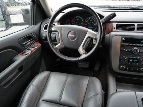Used 2014 GMC Sierra 2500 SLT w/ SLT Convenience Package AWD/4WD image 9