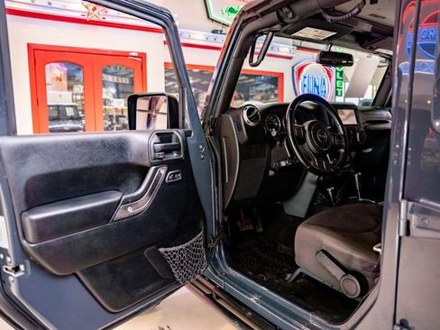 Used 2017 Jeep Wrangler Unlimited Sport image 12
