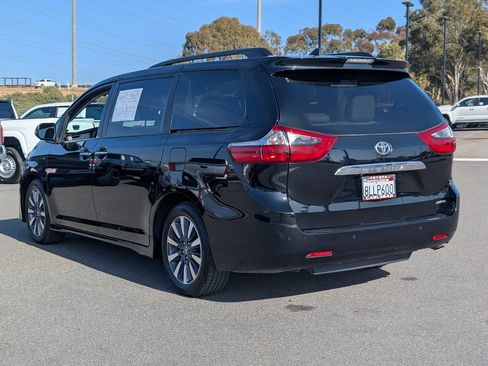 Used 2020 Toyota Sienna Limited Premium image 13