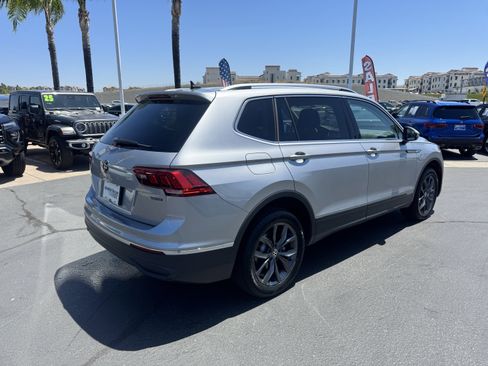Used 2022 Volkswagen Tiguan SE AWD/4WD image 10