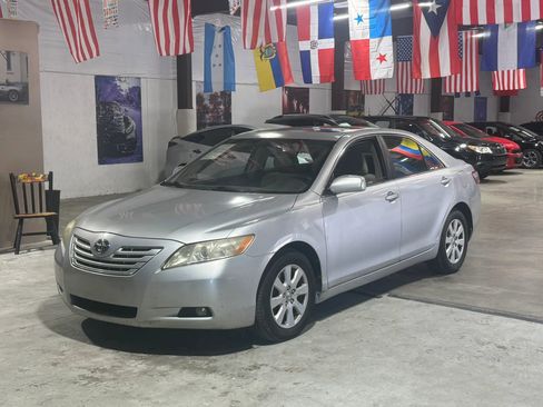 Used 2007 Toyota Camry XLE image 3