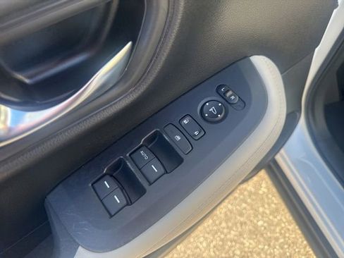 Used 2023 Honda HR-V LX image 20